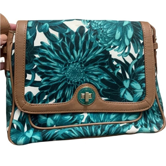 Isaac Mizrahi Bridgehampton Floral Printed Canvas Crossbody with leather trim - Picture 13 of 16